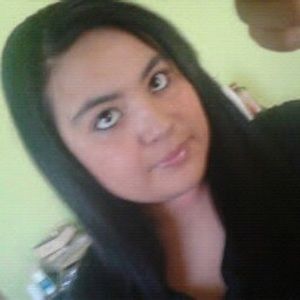 Meet your Posher, Yesenia